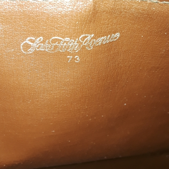 Louis Vuitton Toiletry Pouch - Picture 8 of 10